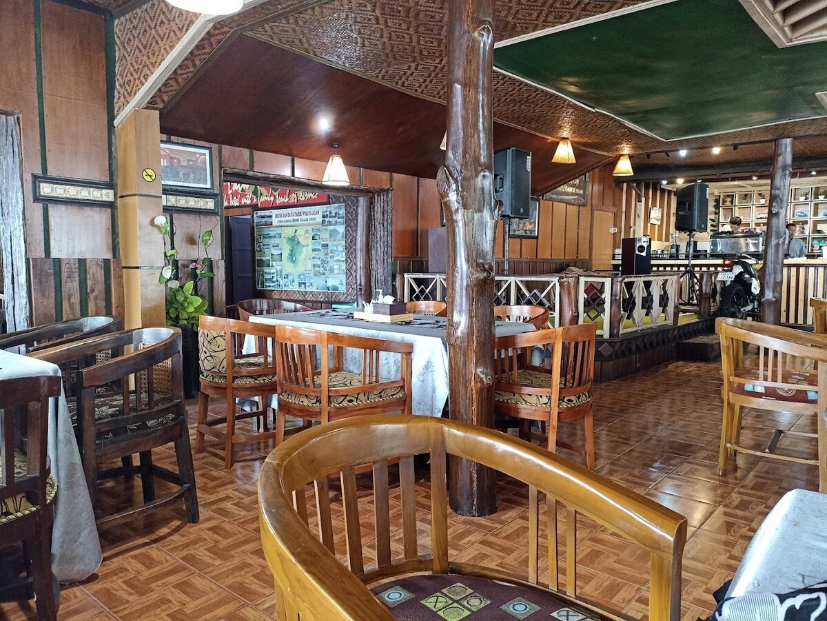 Java-Bromo-Lava-view-lodge-restaurant