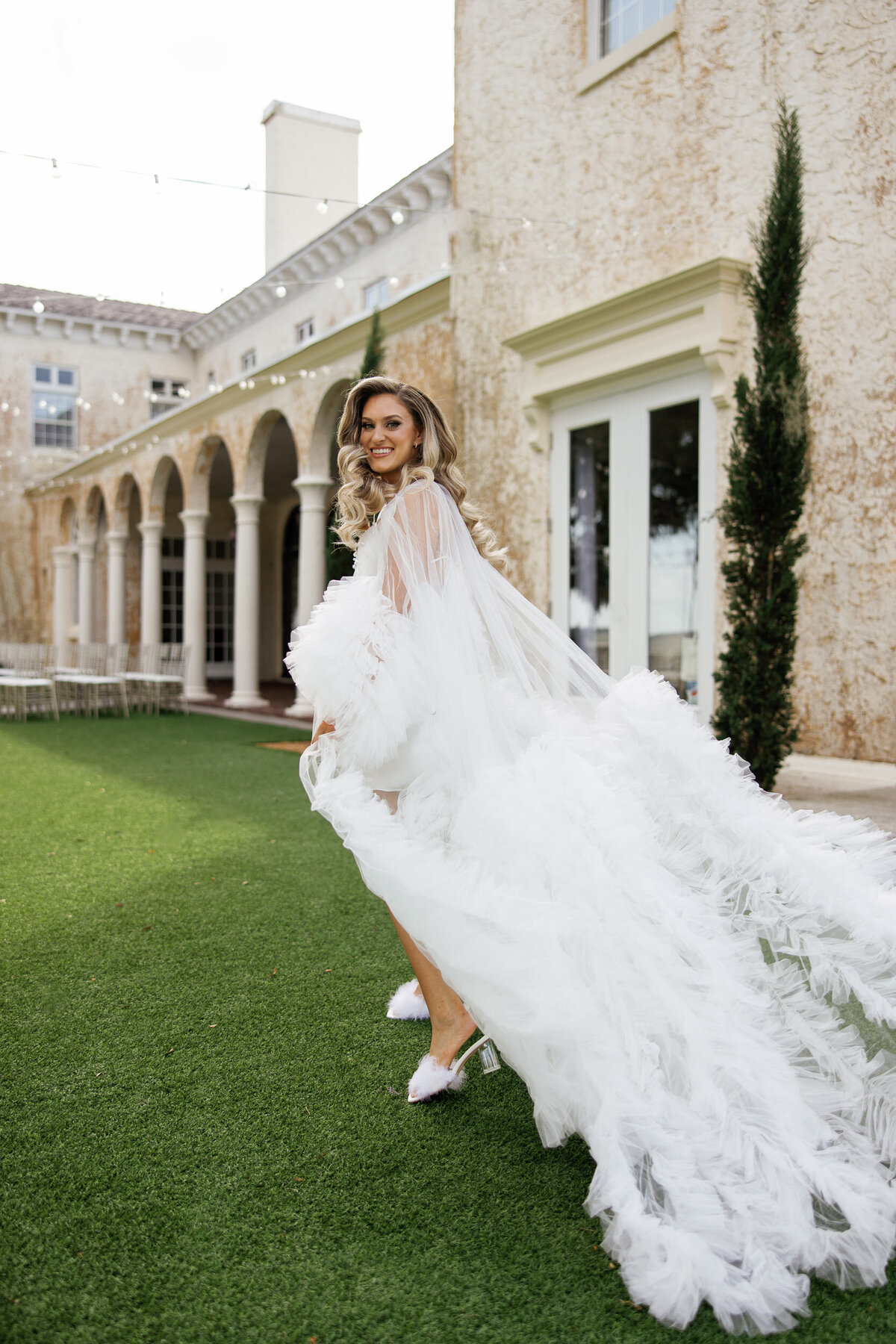 73-bride-robe-bella-cosa-wedding-photography