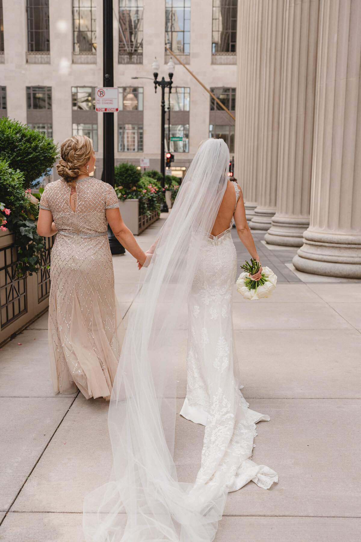 Love Around The City-52