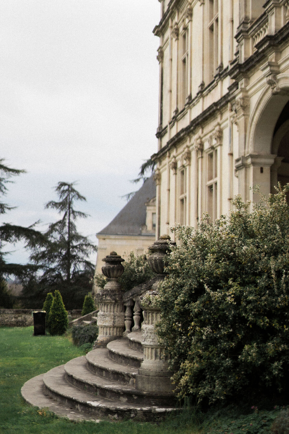 072-Chateau-de-la-Bourdaisiere-Destination-Wedding-Elopement-Photographer-Paris-Cinematic-Editorial-Luxury-Fine-Art-Lisa-Vigliotta-Photography