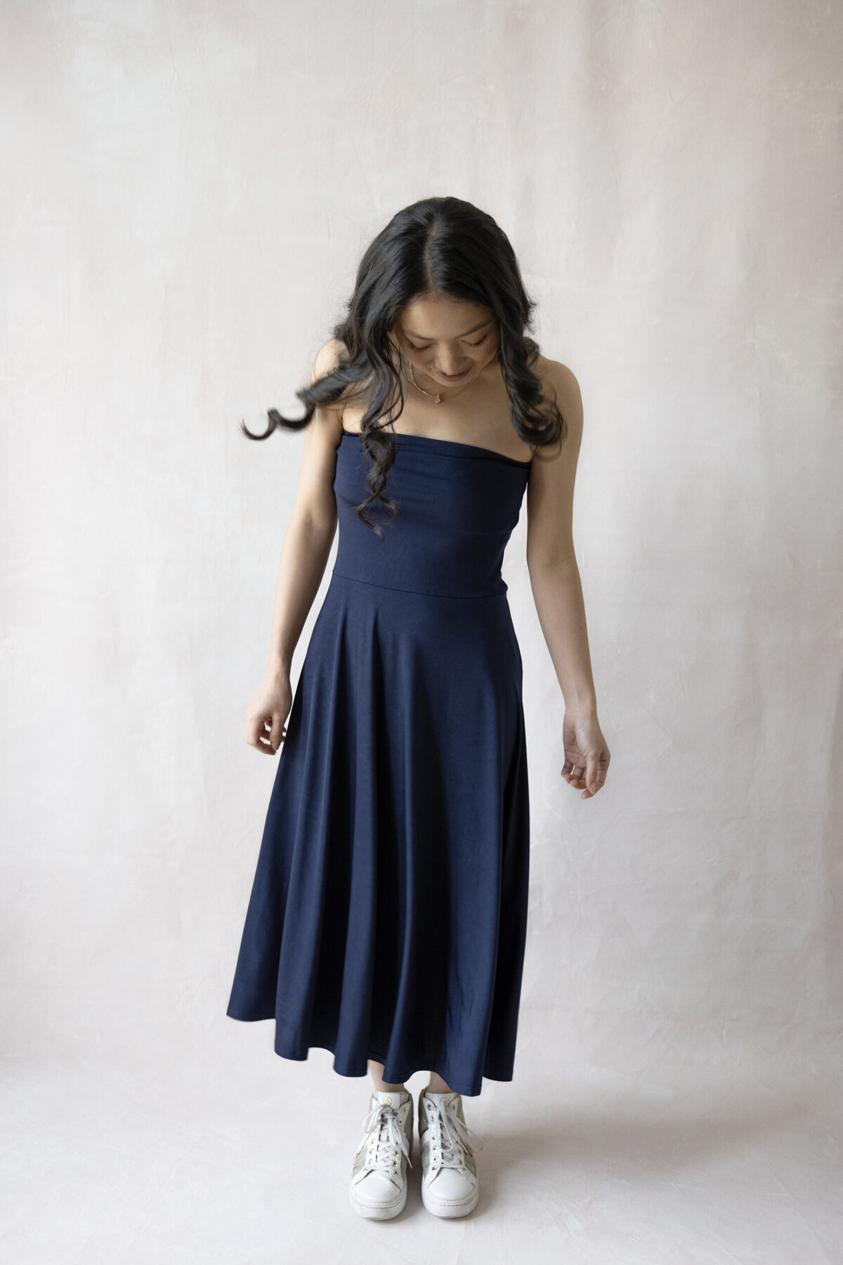 22001_L&B2_LEESA MULHALL_LE NAVY SKIRT-15_WEB_15