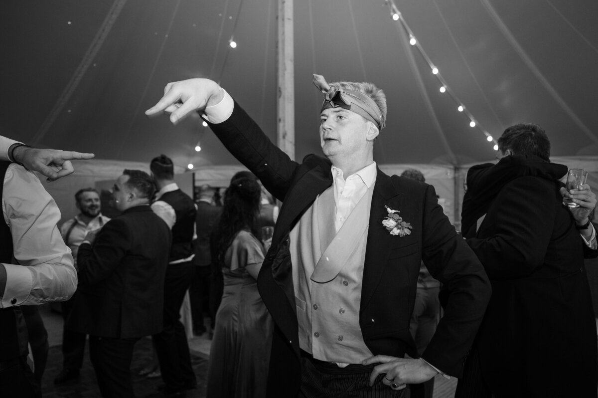 Late-night-wedding-photos-2021