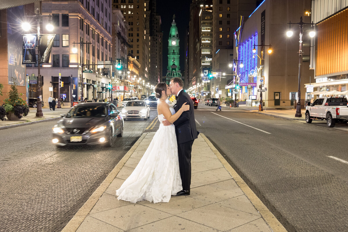 Kimmel Center Wedding_Susan Hennessey Photography_87