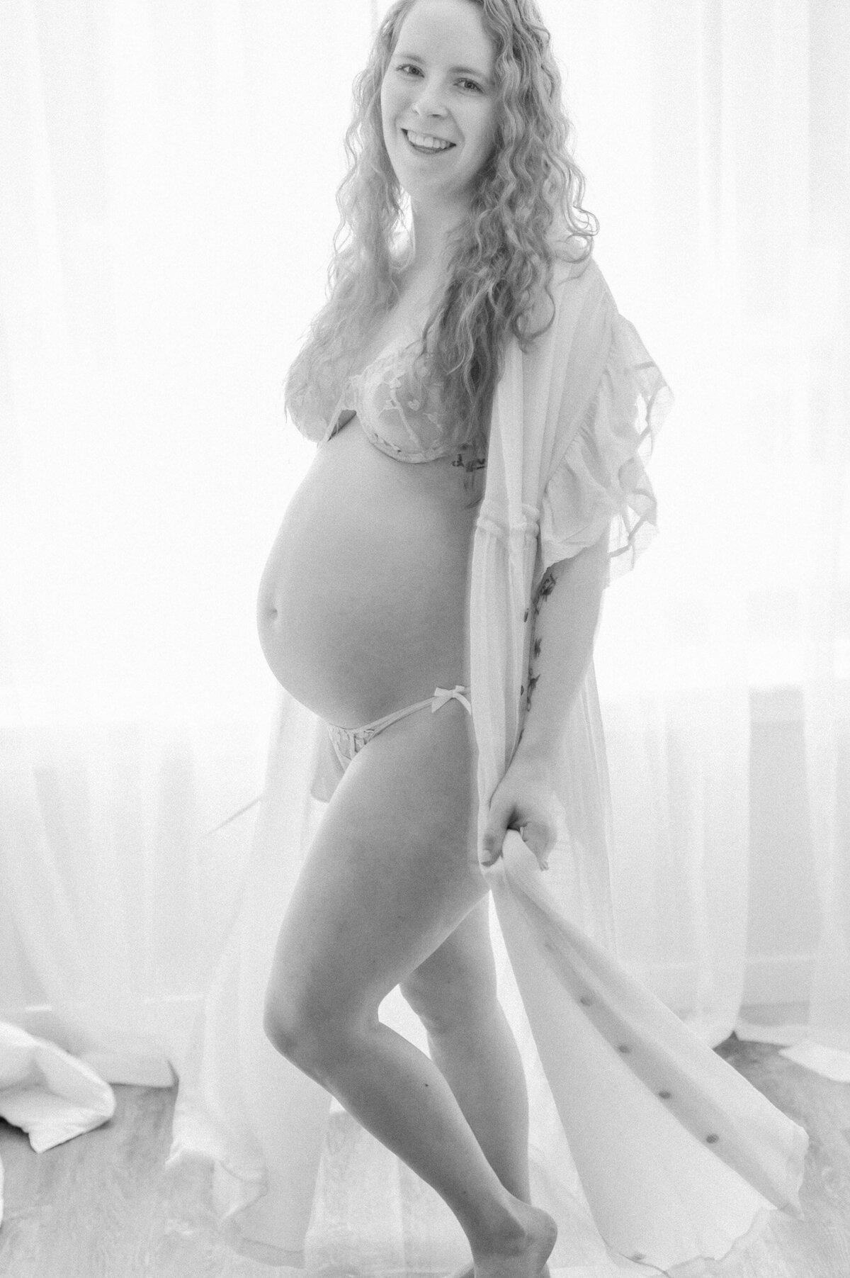 intimate-maternity-boudoir-session-96