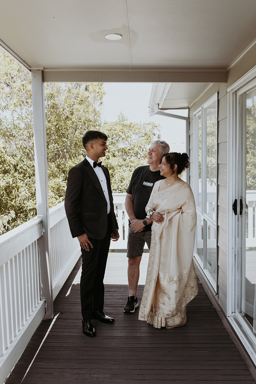 Sneak peek (8 of 195)