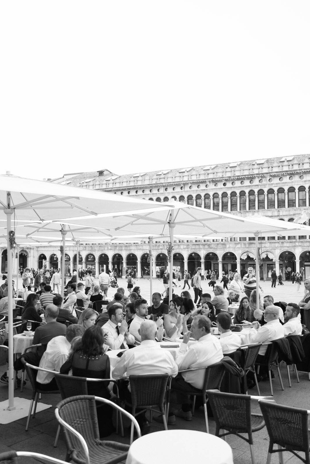Flora_And_Grace_Editorial_Venice_Analog_Editorial_Wedding_Photographer (1 von 1)-67