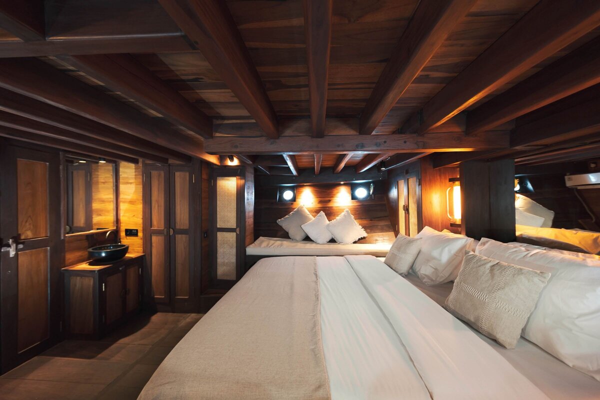 Luxury Yacht Bali - 18_Nataraja_Front_Cabin_Pacific-High-min