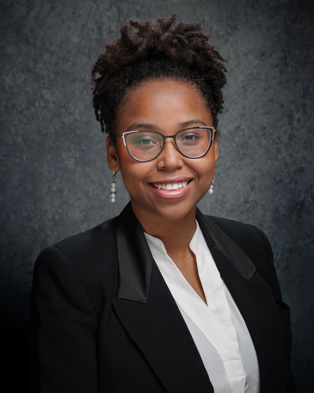 Leilani's Headshots-9432