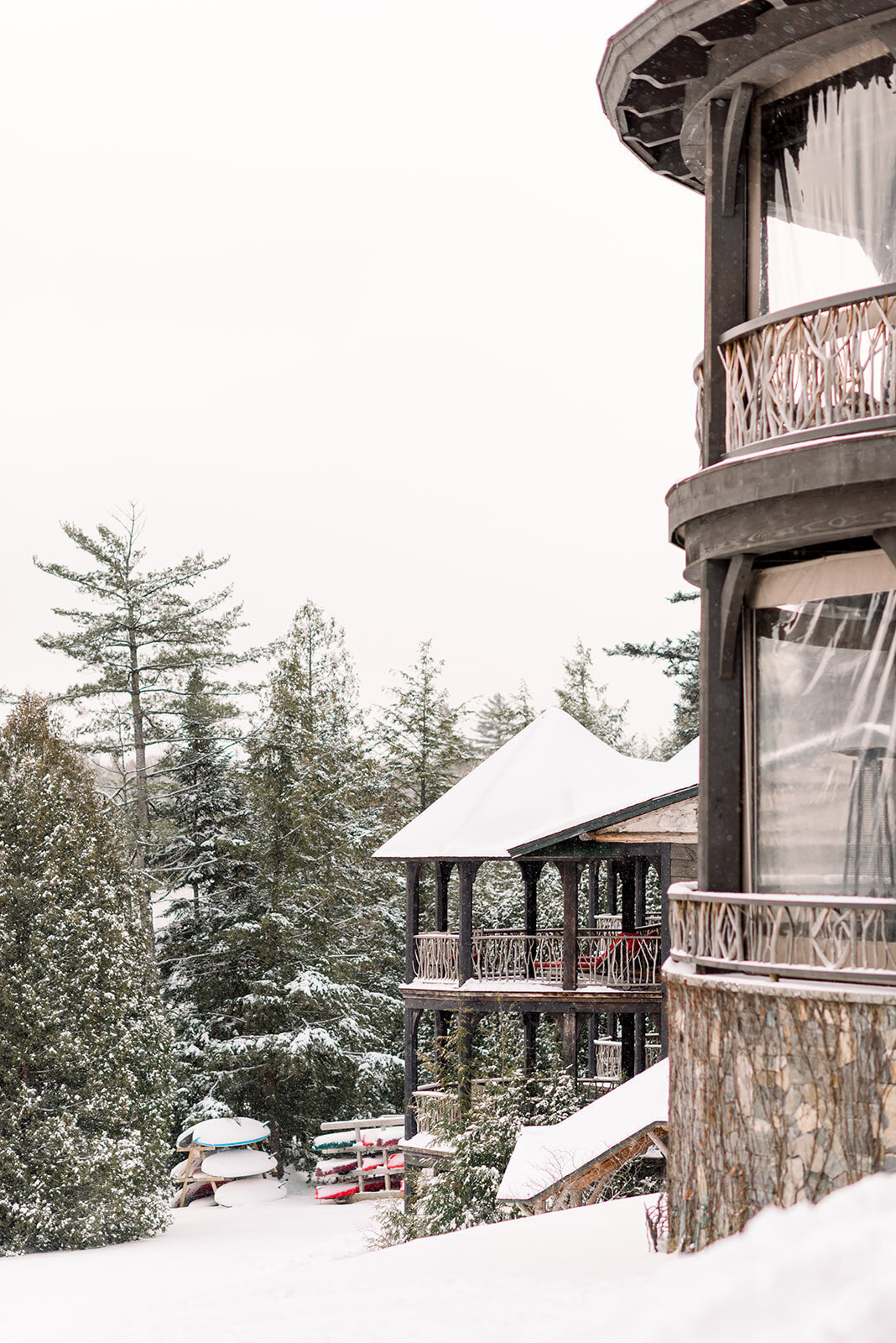 lake placid lodge intimate wedding in the winter time with snow on the ground