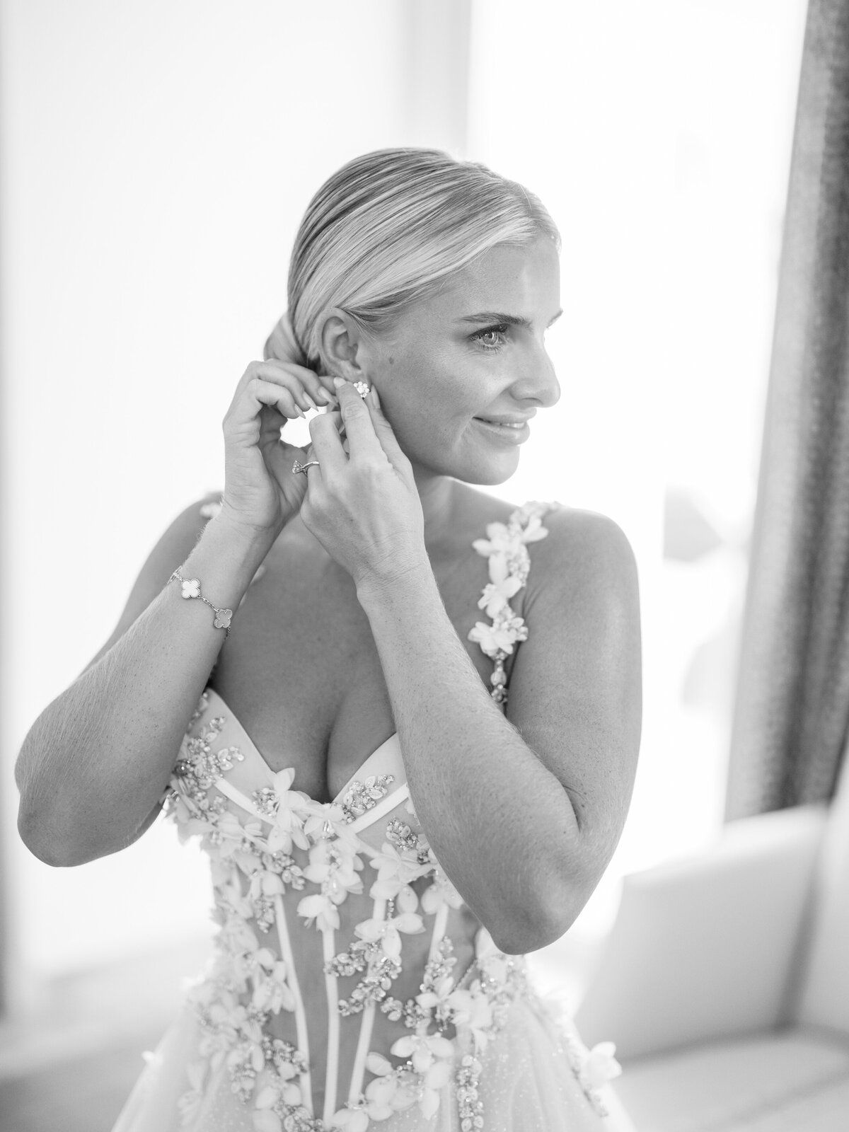 Trine_Juel_Hair_&_Makeup-artist_Saint_Tropez_France_wedding_Ready_Wedding_J&S_©_Trine_Juel_Hair_&_Makeup-artist_Saint_Tropez_France_wedding_Fly_Photography_86