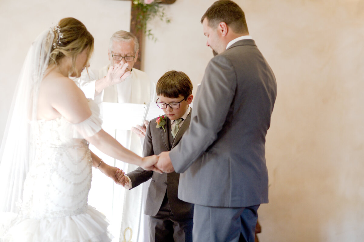 hill country wedding-vows-blending family-hill sountry wedding