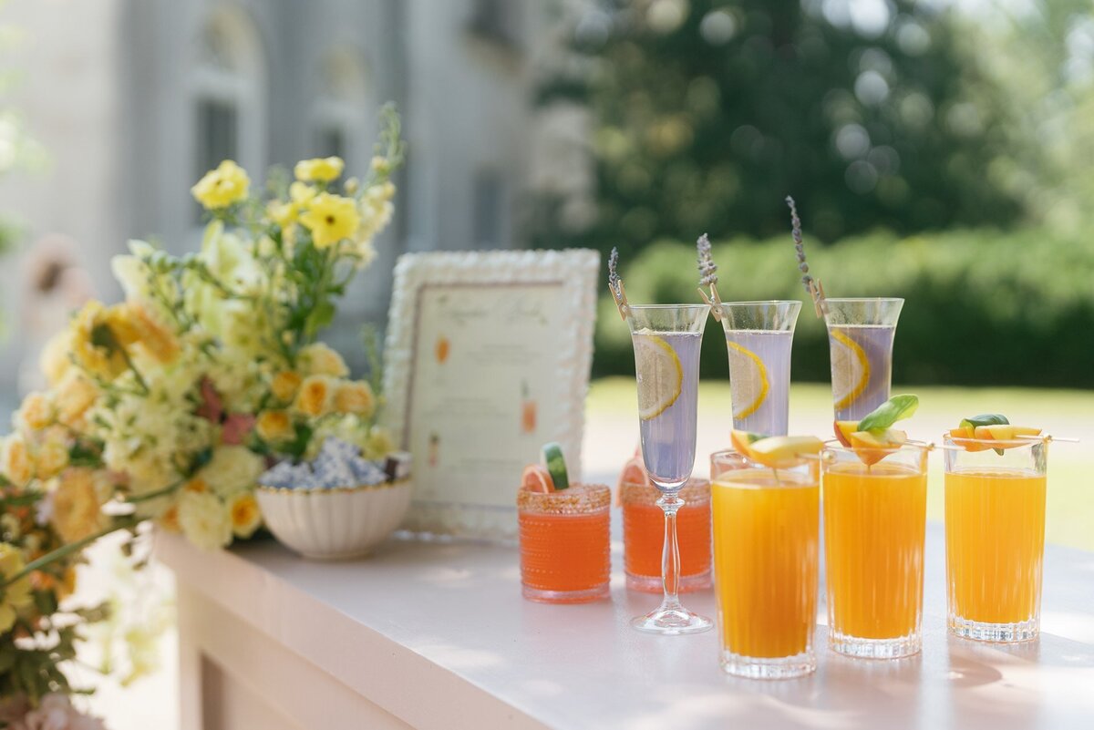 Cocktail bar at a wedding