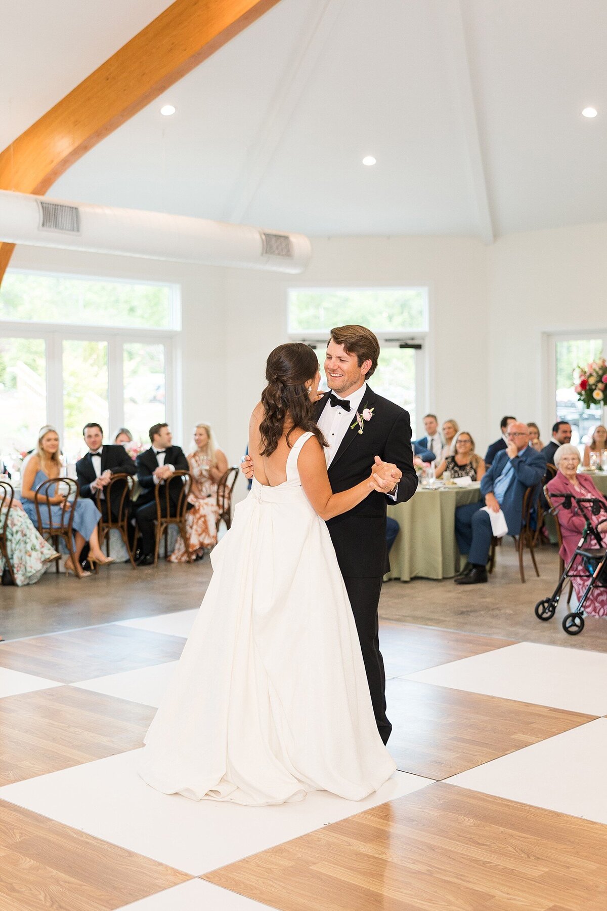 The-Upchurch-Cary-Wedding-Photographer-Timeless-Spring-Wedding-Sarah-Hinckley-Photography-valkeaton2025-_0048