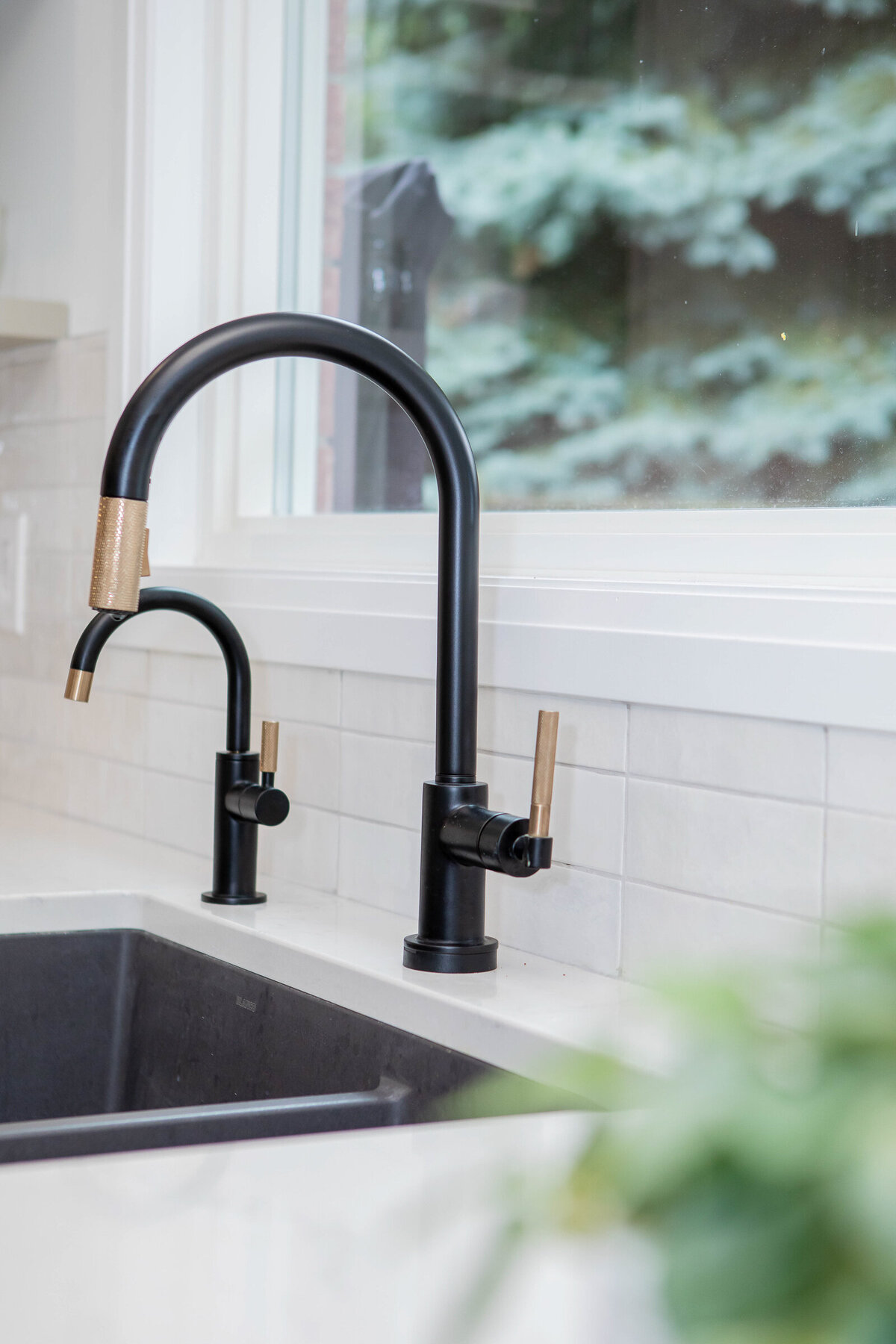 wccraftsman- kitchen faucet matte black and gold