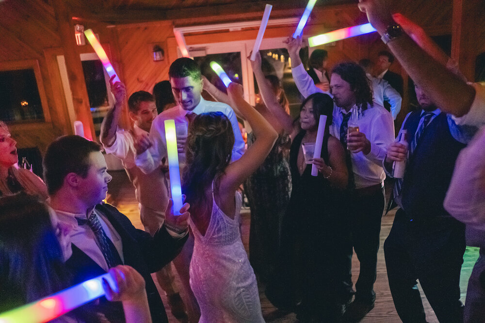 finer-points-coastal-kitty-hawk-pier-wedding00040