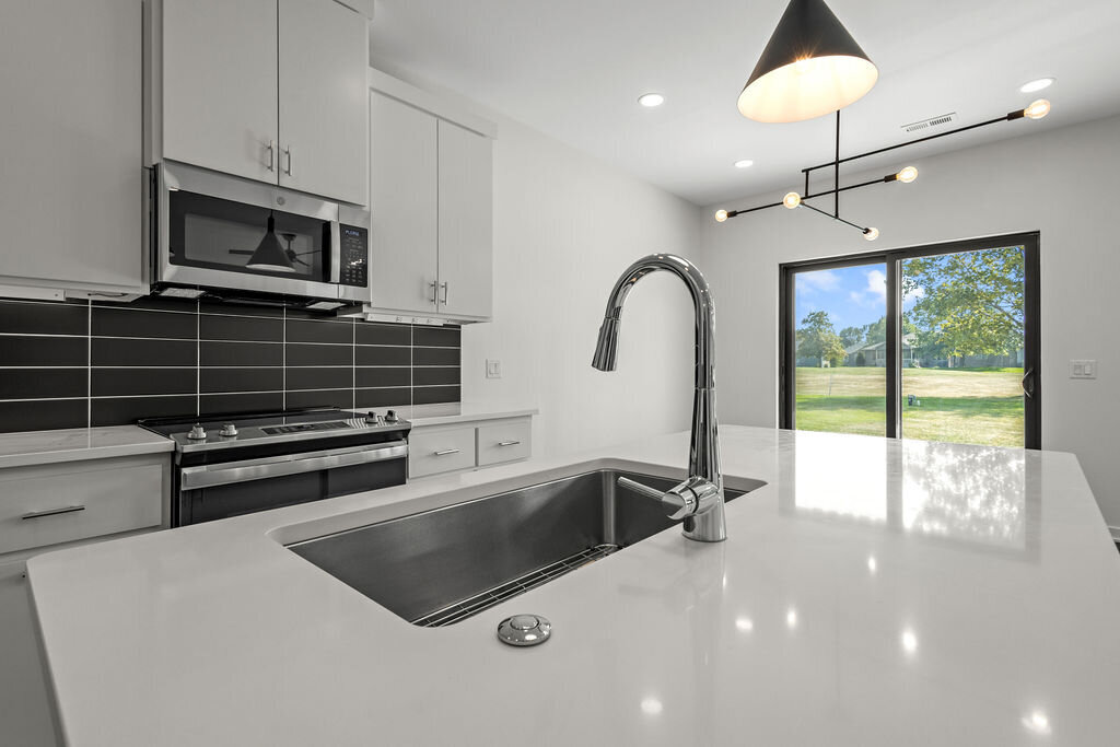 onyx_countertop_custom_home_builder