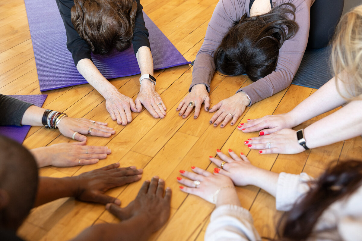 SHP_116_Syr-Therapeutic-Yoga_SHP_3981