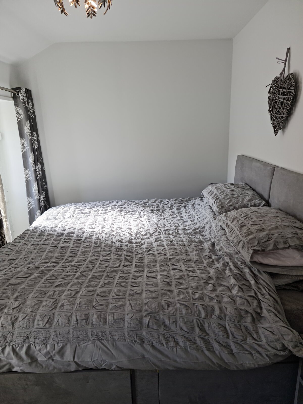 wren_cottage_twin_bedroom_001