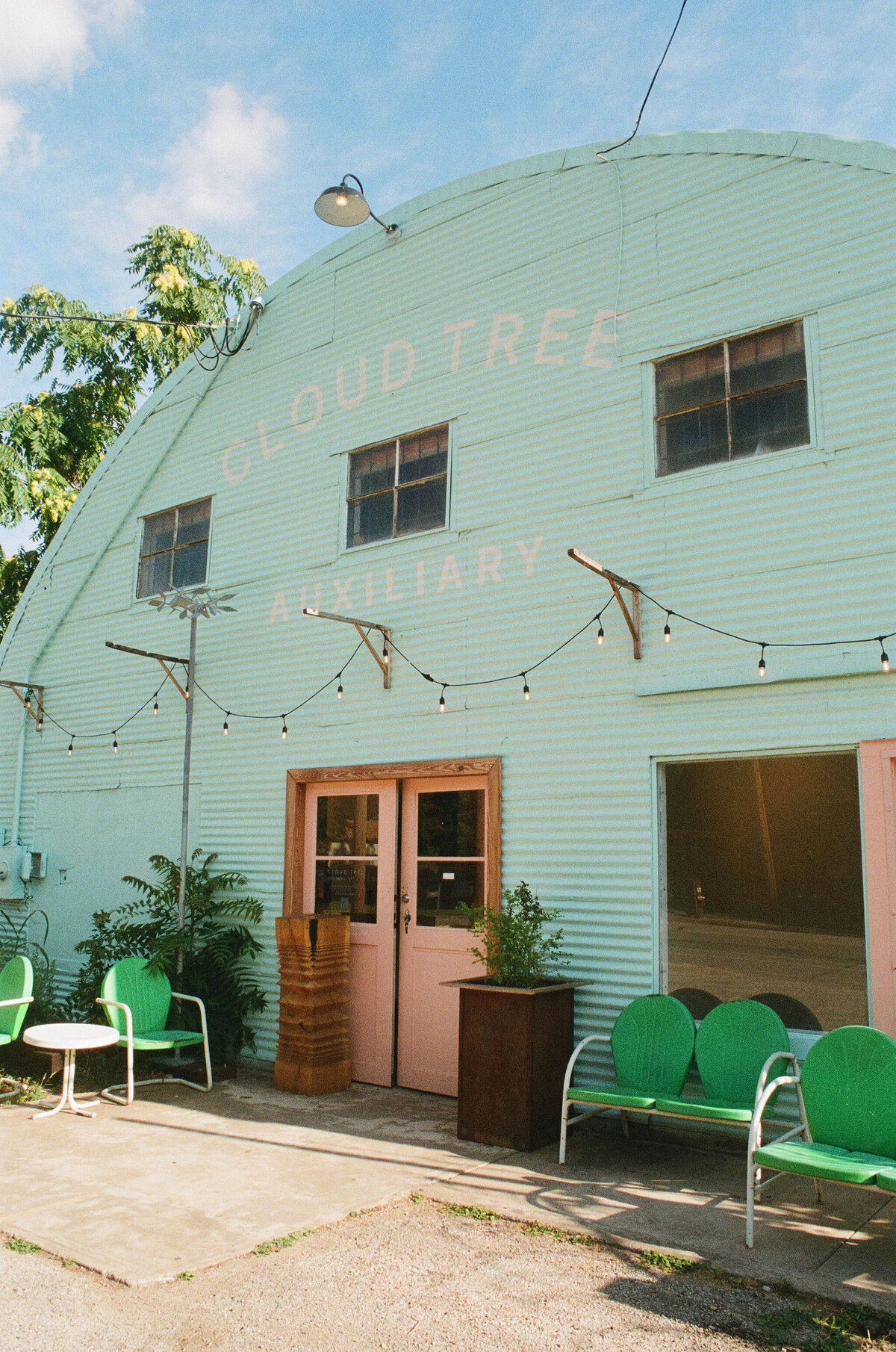 Brooke&PerronWeddingPhotos_GettingReady_AustinWeddingPhotographer_HereafterFilms-1