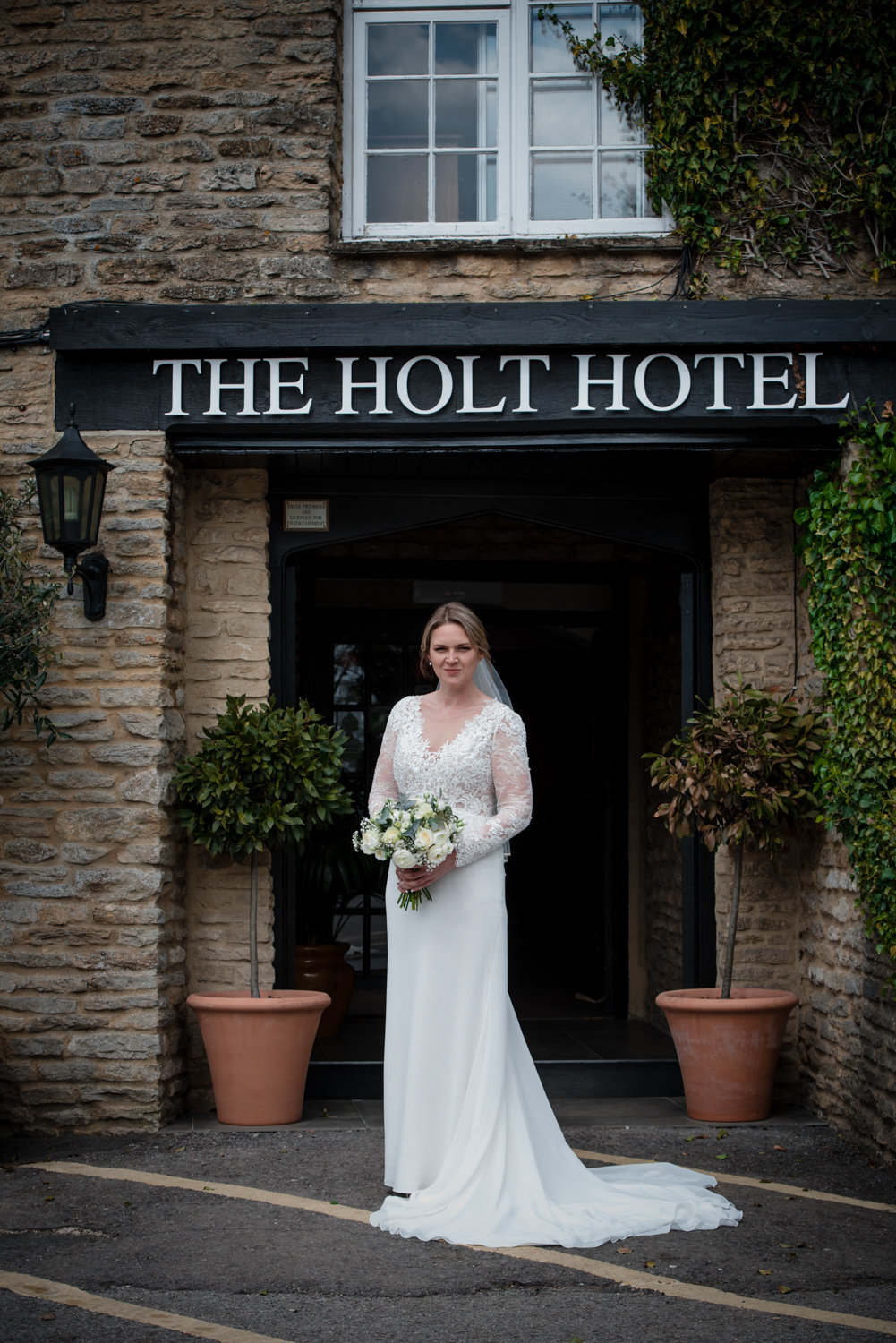 The Holt Hotel Kidlington Oxford wedding photography