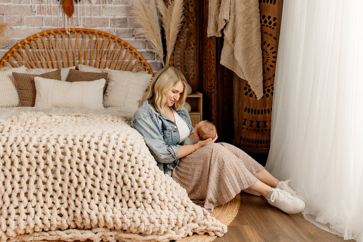 Farmington AR motherhood photography, newborn photoshoot Pleasant Grove AR