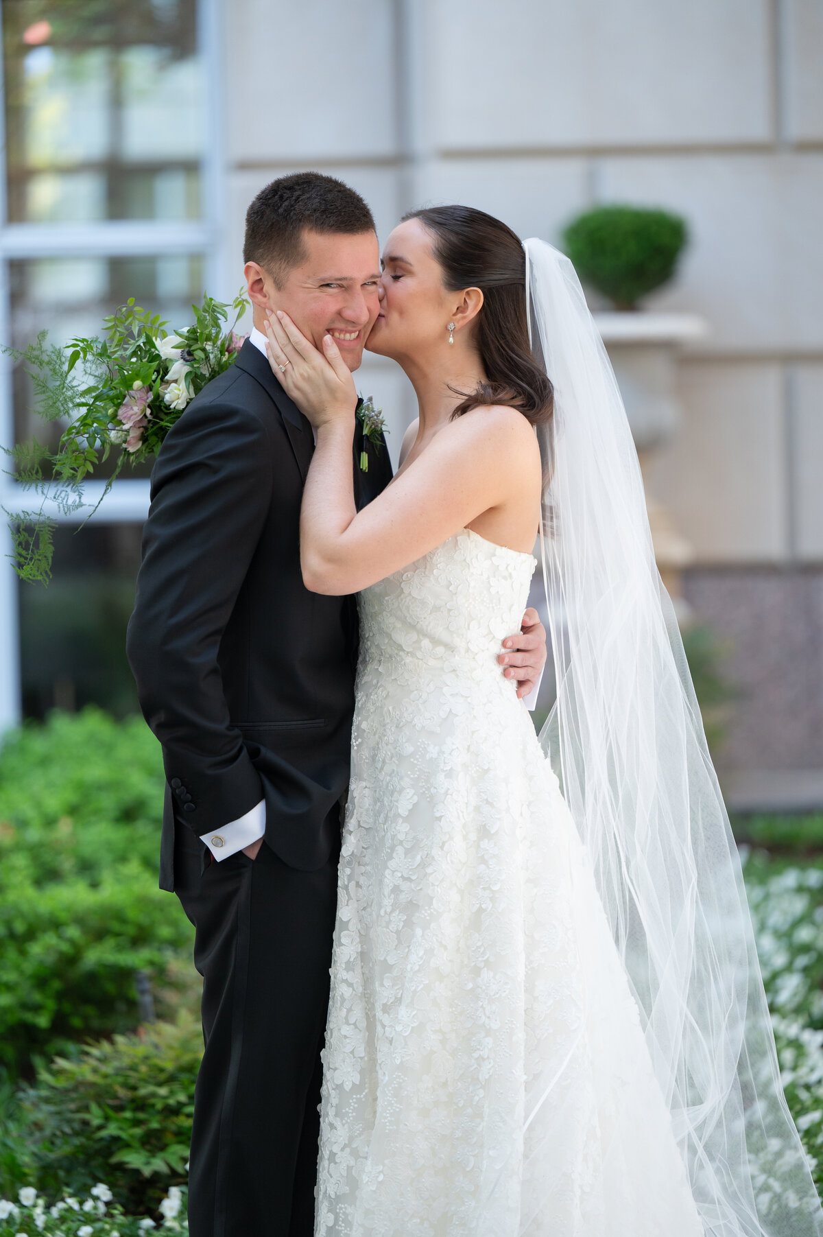Bride and groom pictures outside of Union Station Dallas
