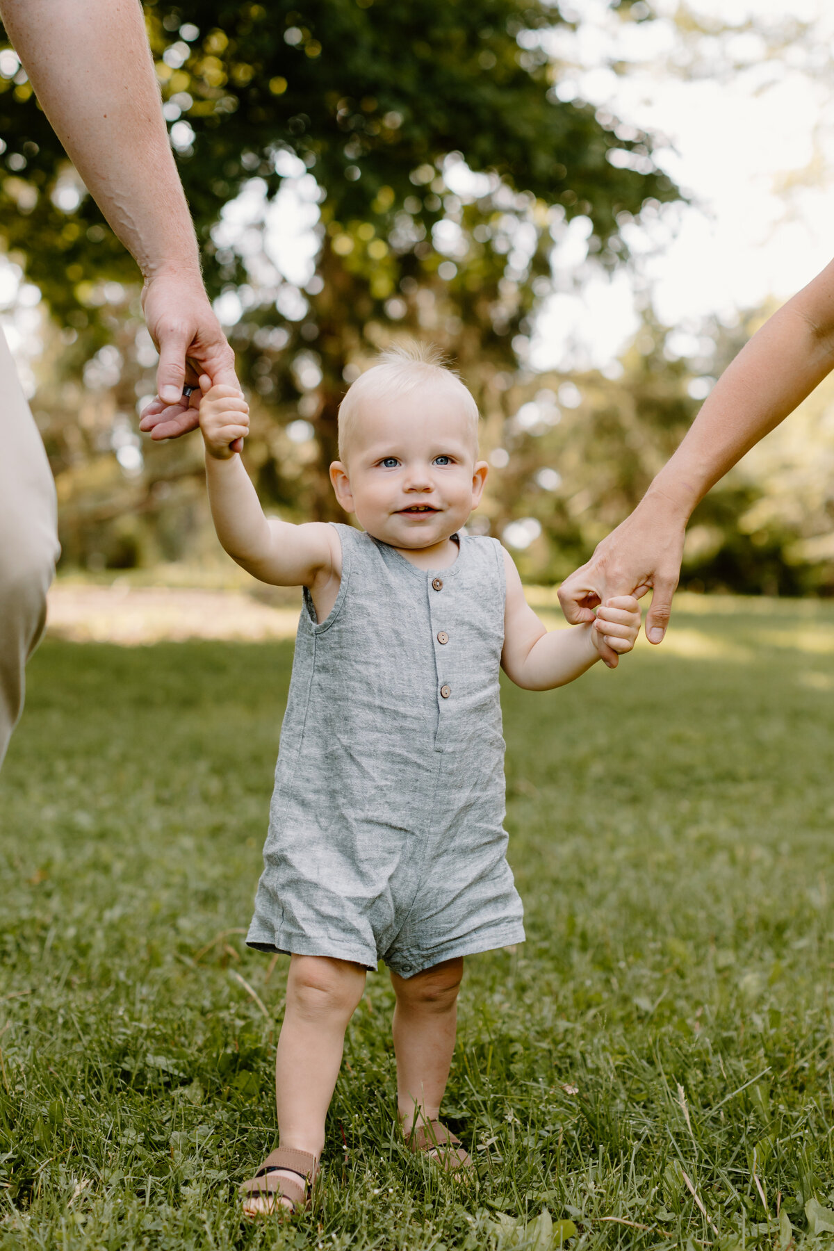 christina_ney_photography_wedding_engagement_lifestyle_photographer_dubuque_iowa_wedding_planning_assistance_adventurous_bold_laidback Family Photography27