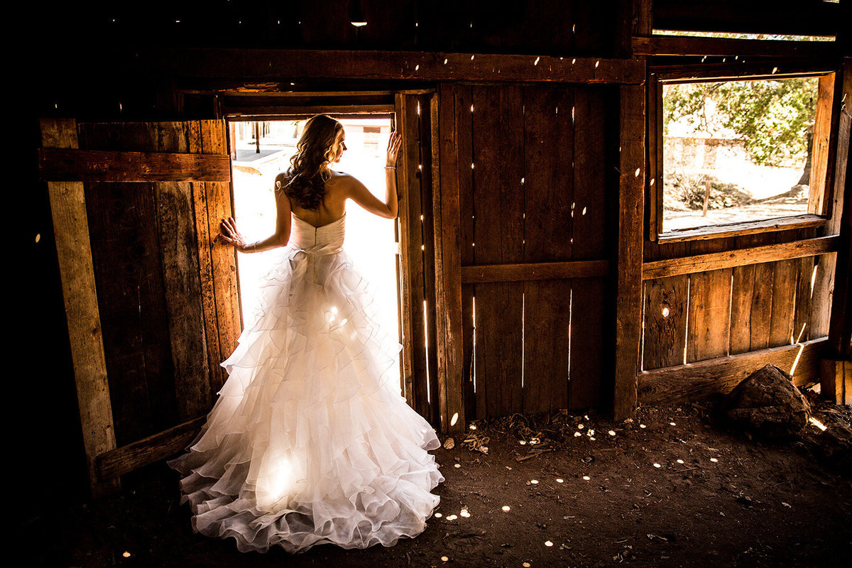 Daley Ranch wedding photos rustic barn outdoors