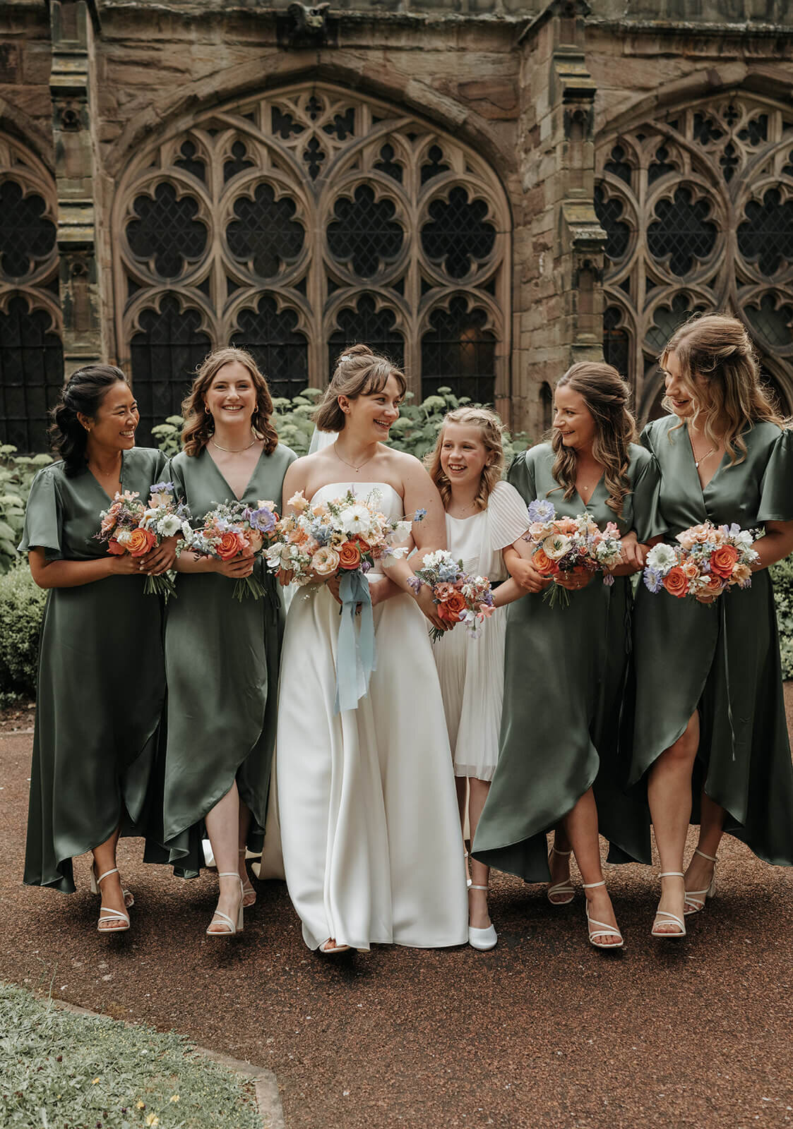 Issy-and-Bella-Floral-Design-Wedding-Florist-Herefordshire-Dewsall-Court-S-J25