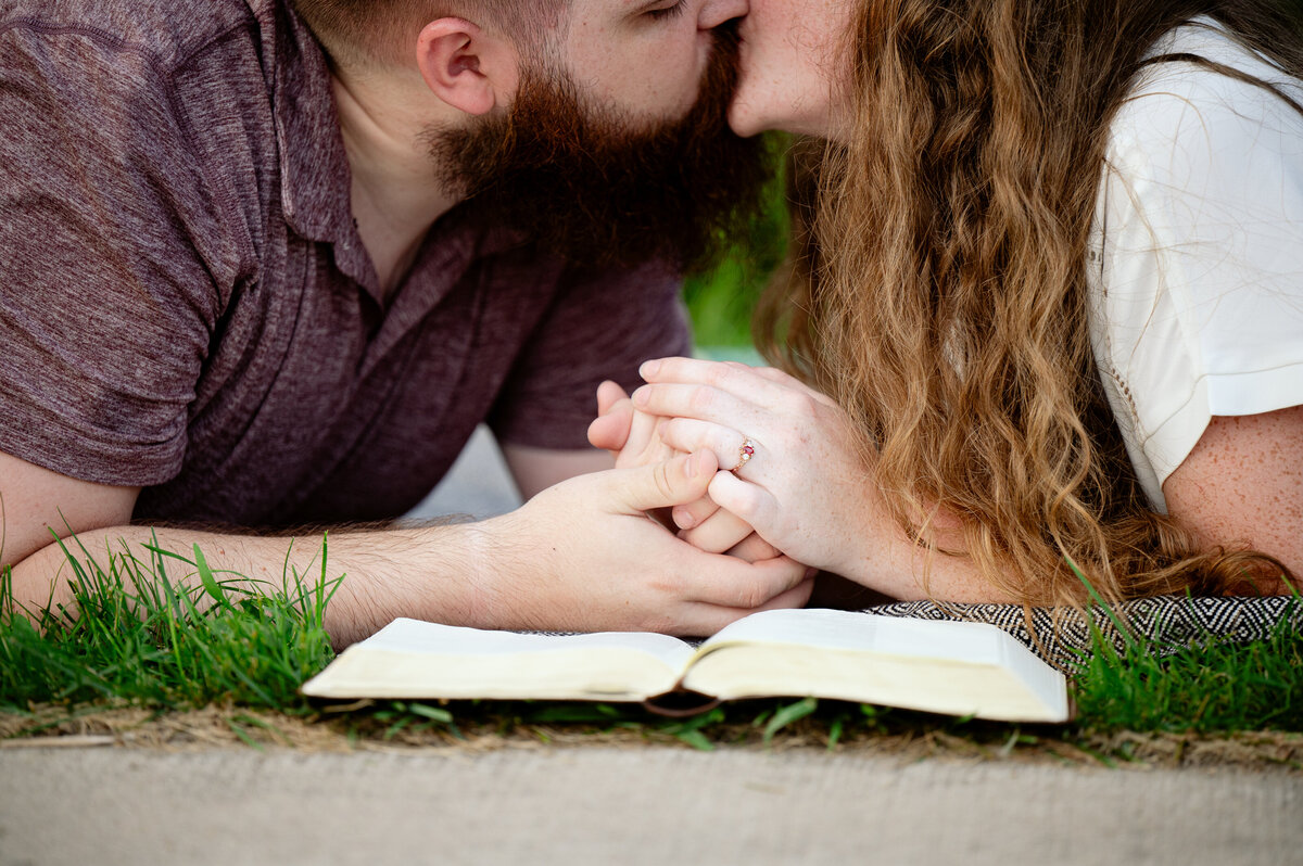 6747-Engagement Photography Nicole Hollenkamp St Cloud MN Central MN