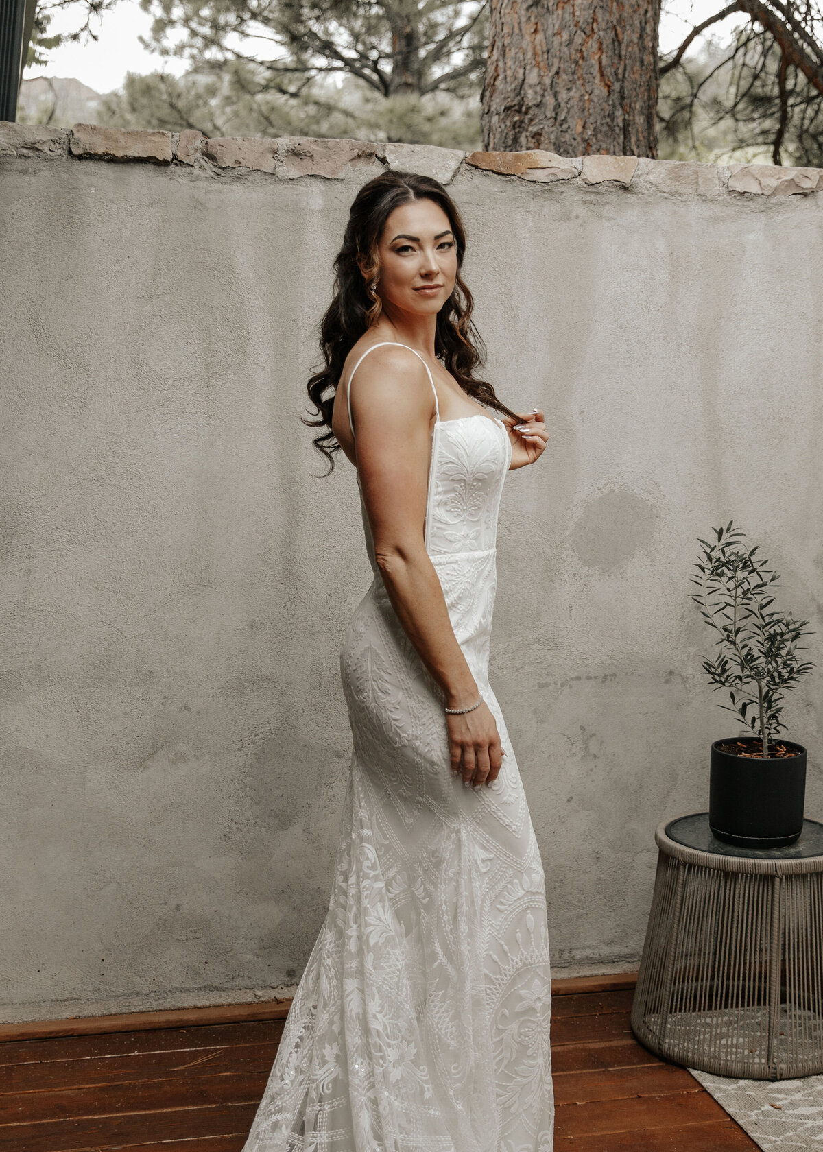 Amberlyn&Ben-GettingReady-34