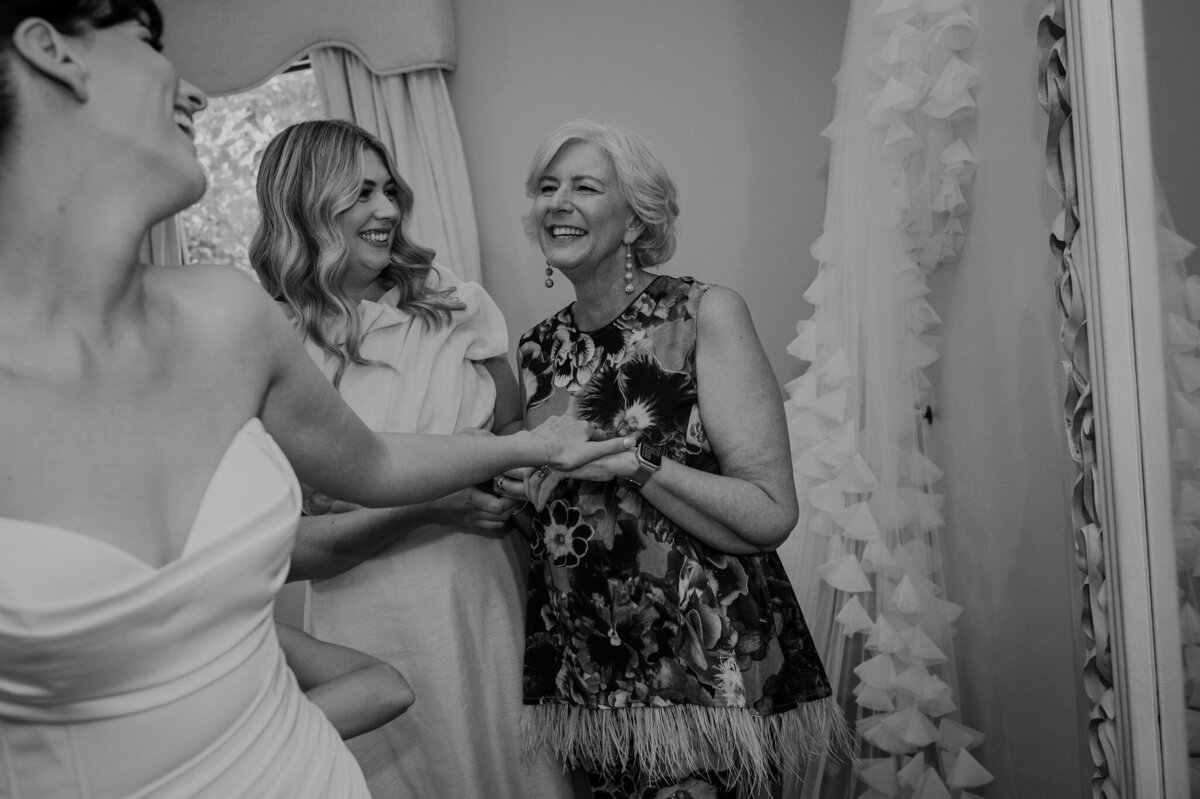 rosie-charles-margaret-rivers-secret-garden-wedding-freedom-garvey-photographer-002
