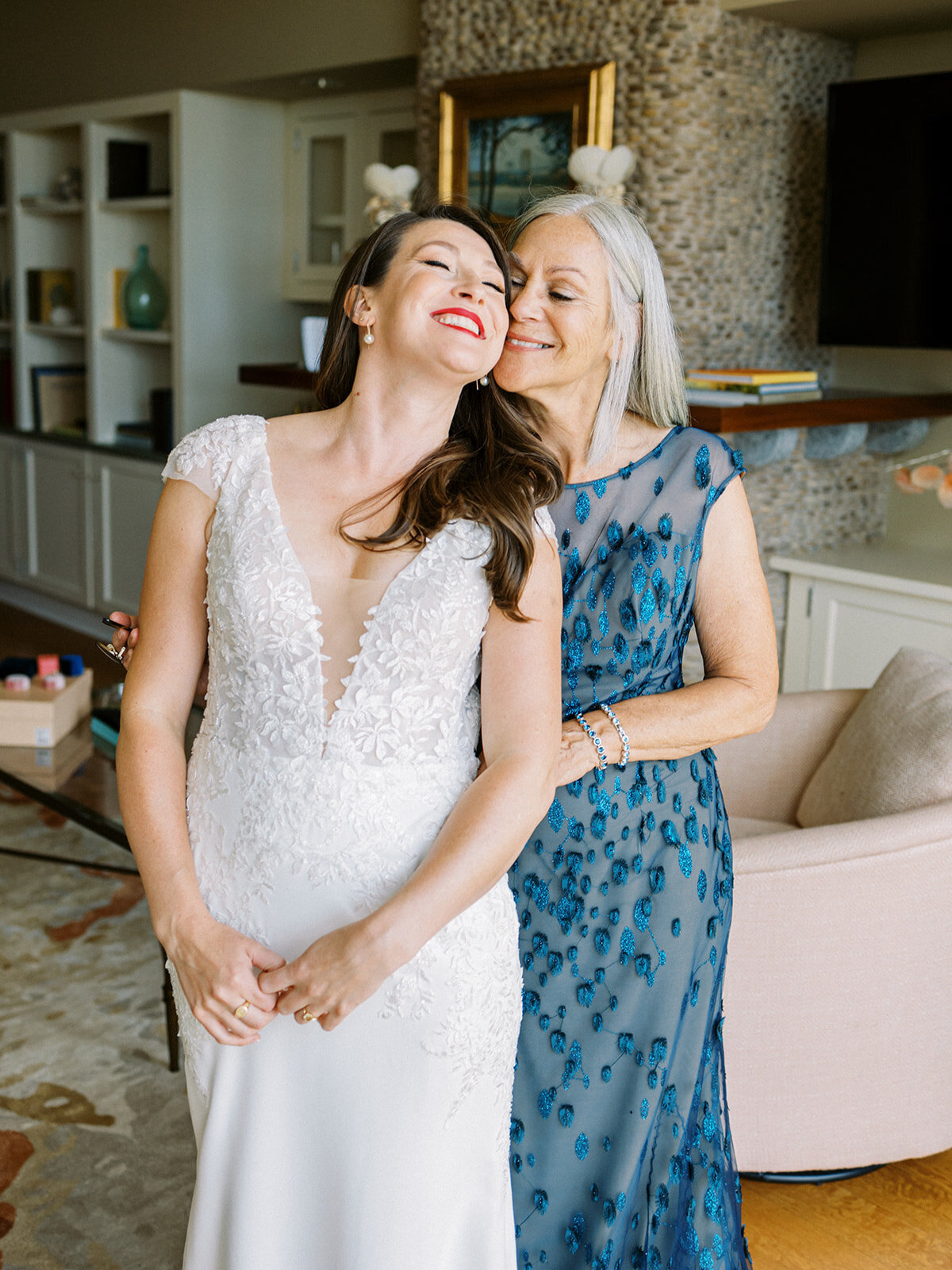erica-renee-beauty-hair-and-makeup-duo-traveling-team-Ocean-House-Watch-Hill-Westerly-Wedding-Red-Lip-silver-platinum-hair-chic-modern-summer-mother-daughter-beauty