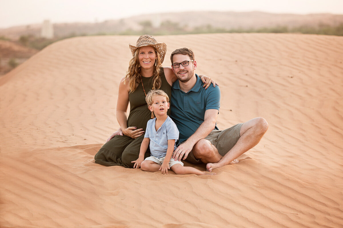Calgary family photo session in desert by Yuliia Terziian Photography.