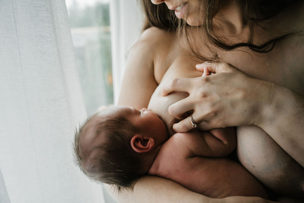 intimate-postpartum-photography-16
