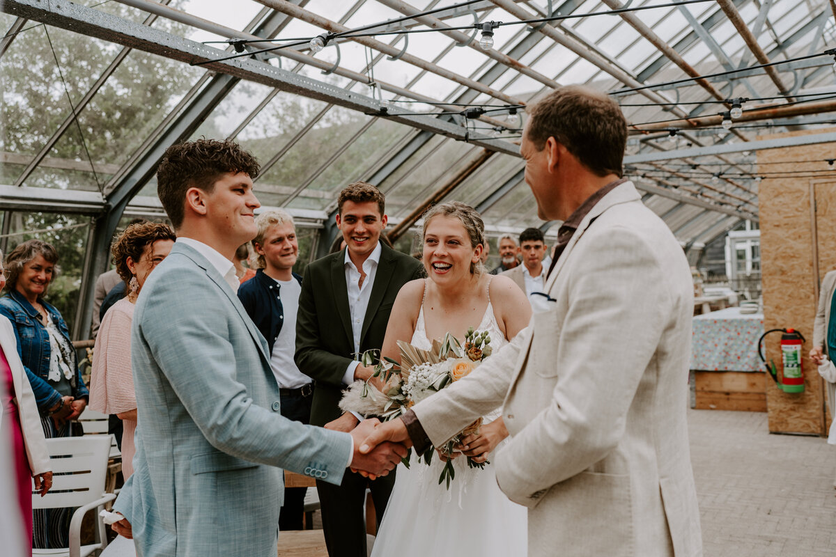 Trouwfotograaf in Zeeland. De leukste trouwlocaties in Zeeland vind je in deze blog. Door everatilroefotografie, trouwfotograaf in Middelburg,Zeeland