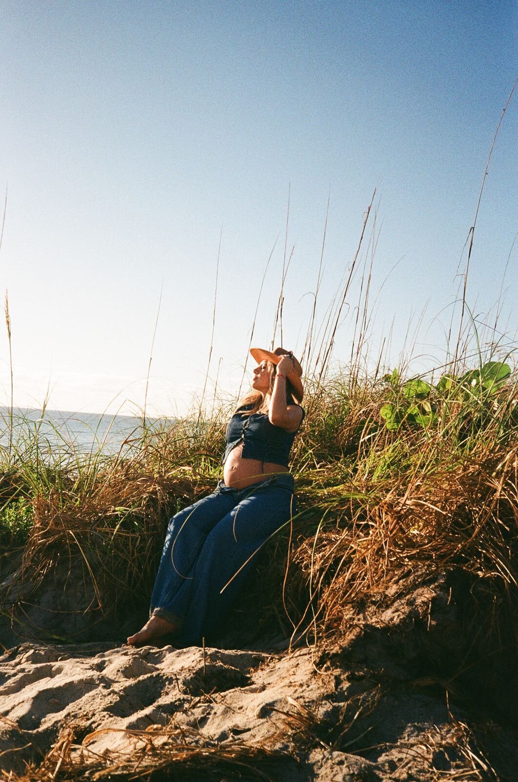 Nacha-Matt-Beach-Maternity-Session-Film-Photos-by-AMasihy-12