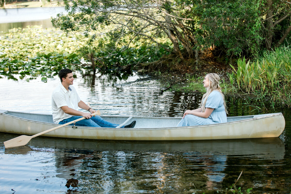 couple canoeing