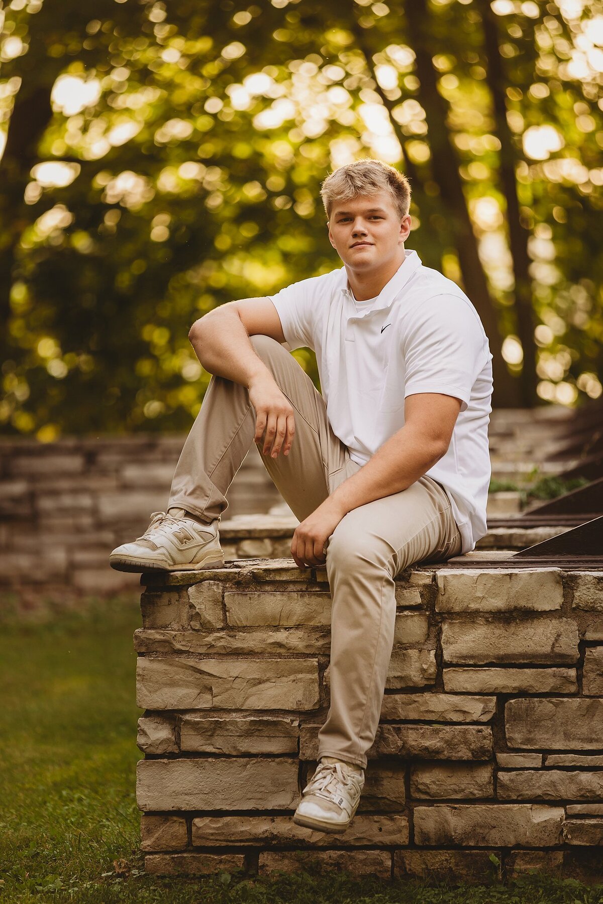outdoor-senior-portraits-chisago-city-photographer