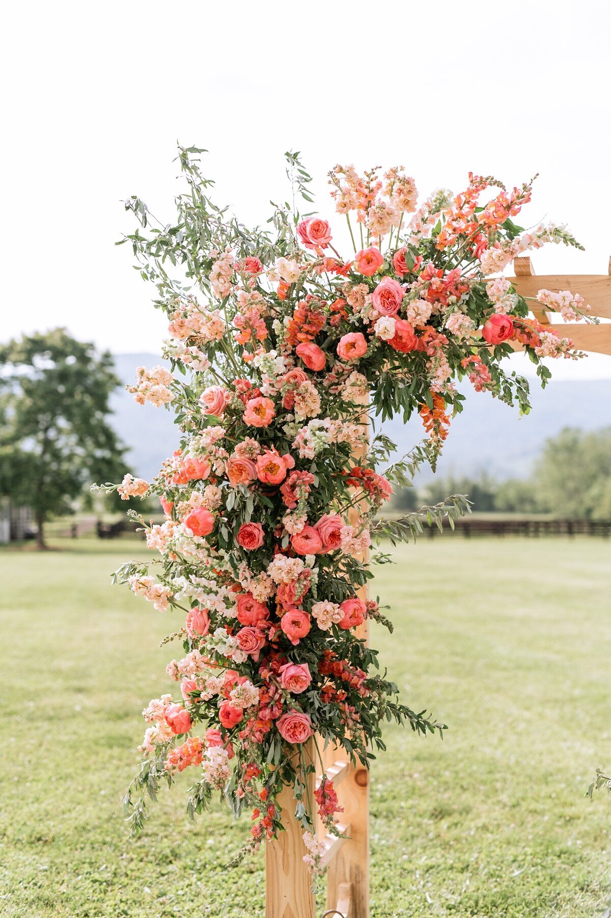 DSC_8450_Heather-Dodge-Photo-King-Family-Vineyard-Wedding-Florist-Gossamer-Floral-Designer