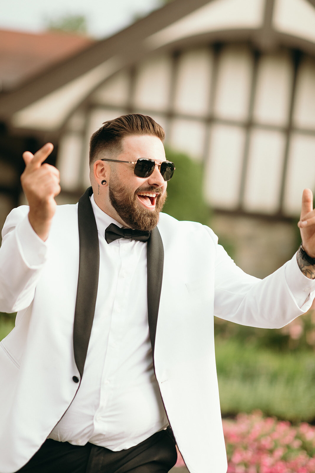groom-portrait-at-saint-clements-castle