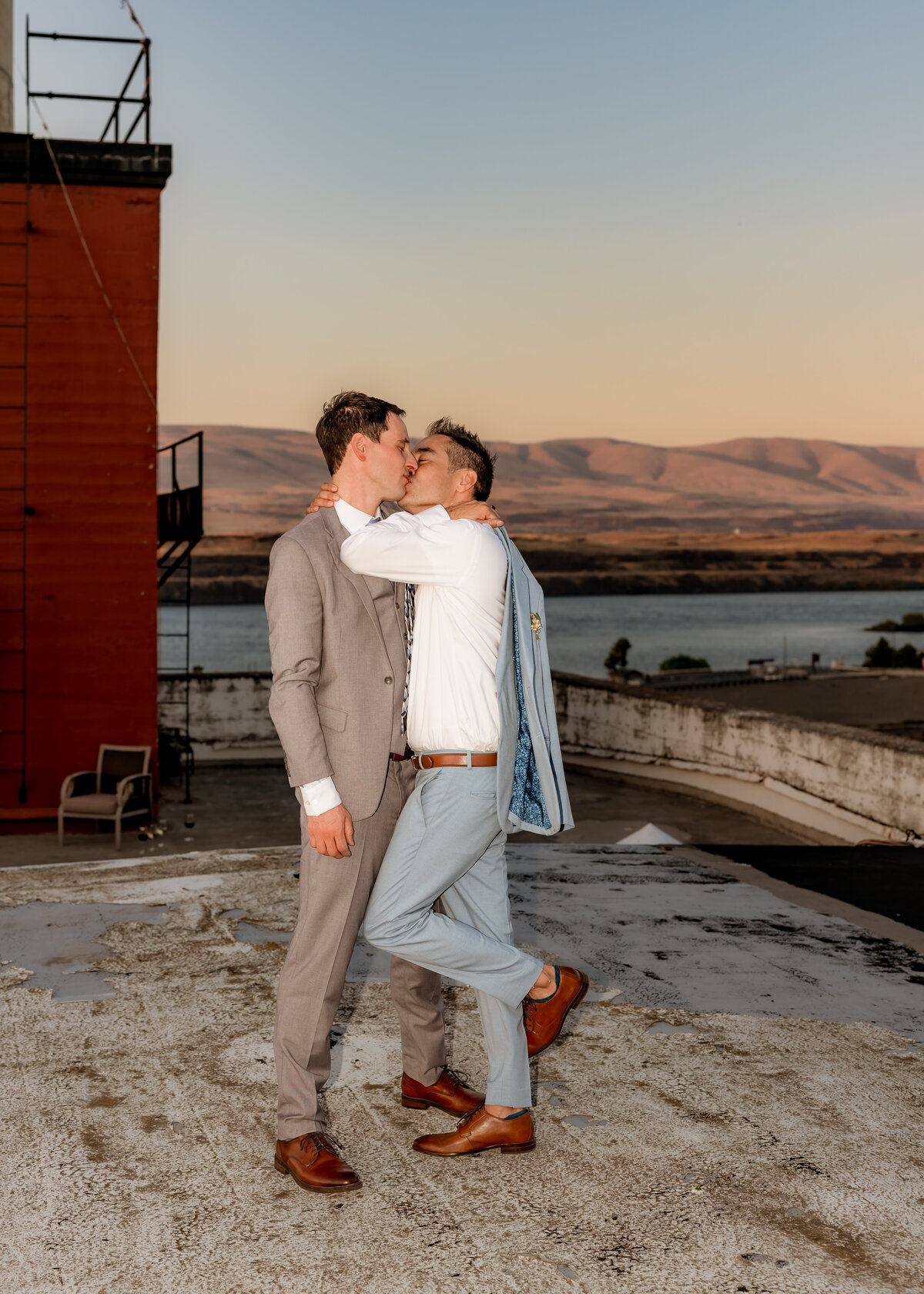 Columbia-Gorge-Wedding-Photographer.jpg