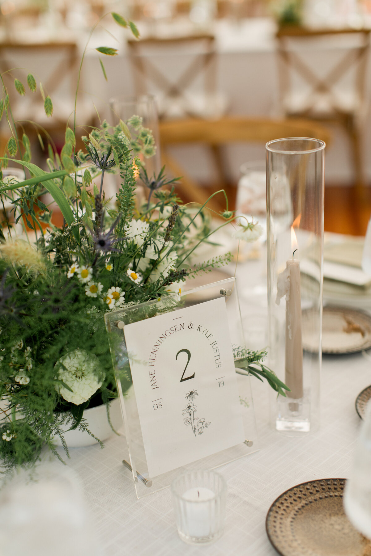 organic-floating-gold-table-numbers-nature-inspired-wedding-centerpiece