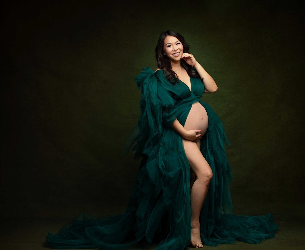 Phoenix maternity pictures in green dress