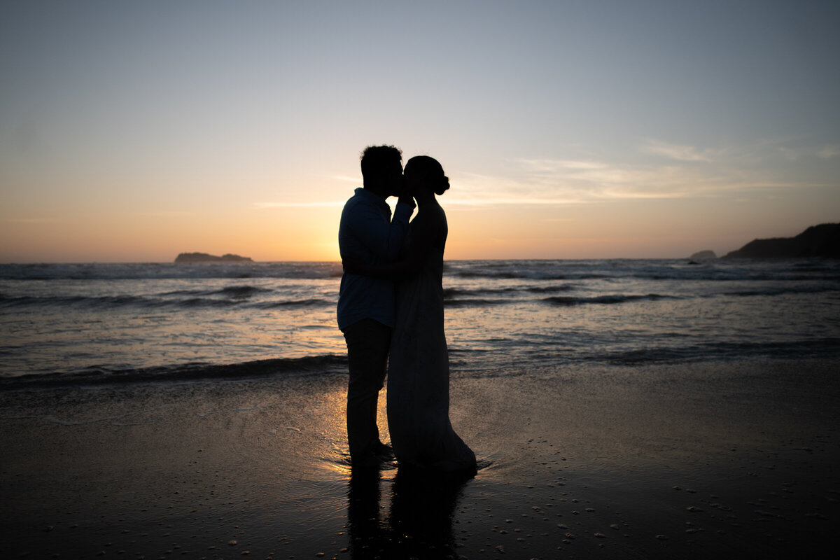 Humboldt-County-Engagement-Photographer-Beach-Engagement-Humboldt-Trinidad-College-Cove-Trinidad-State-Beach-Nor-Cal-Parky's-Pics-Coastal-Redwoods-Elopements-10