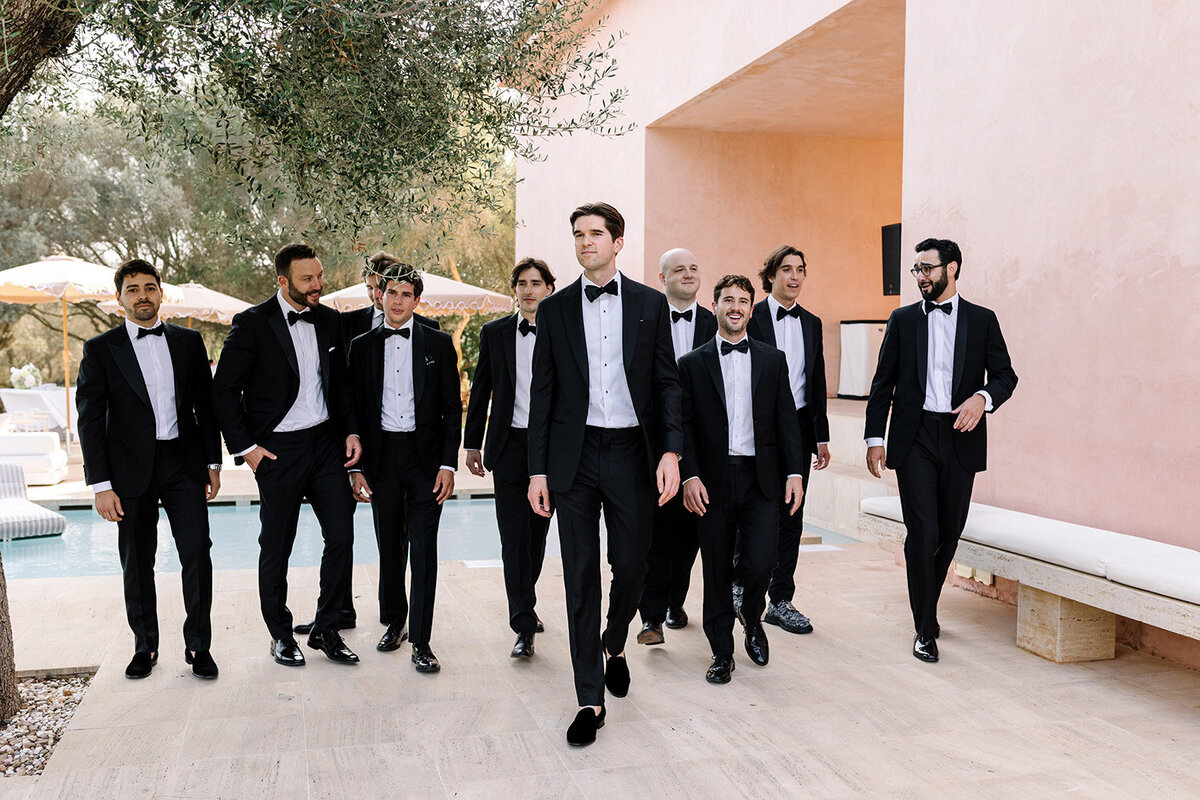 groom and groomsmen at neuendorf house