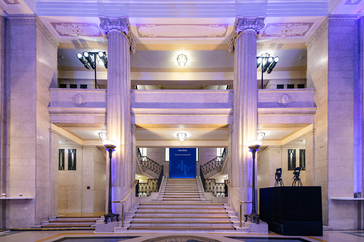 banking-conference-speaker-onstage-press-release-london-marc-james-photography-3