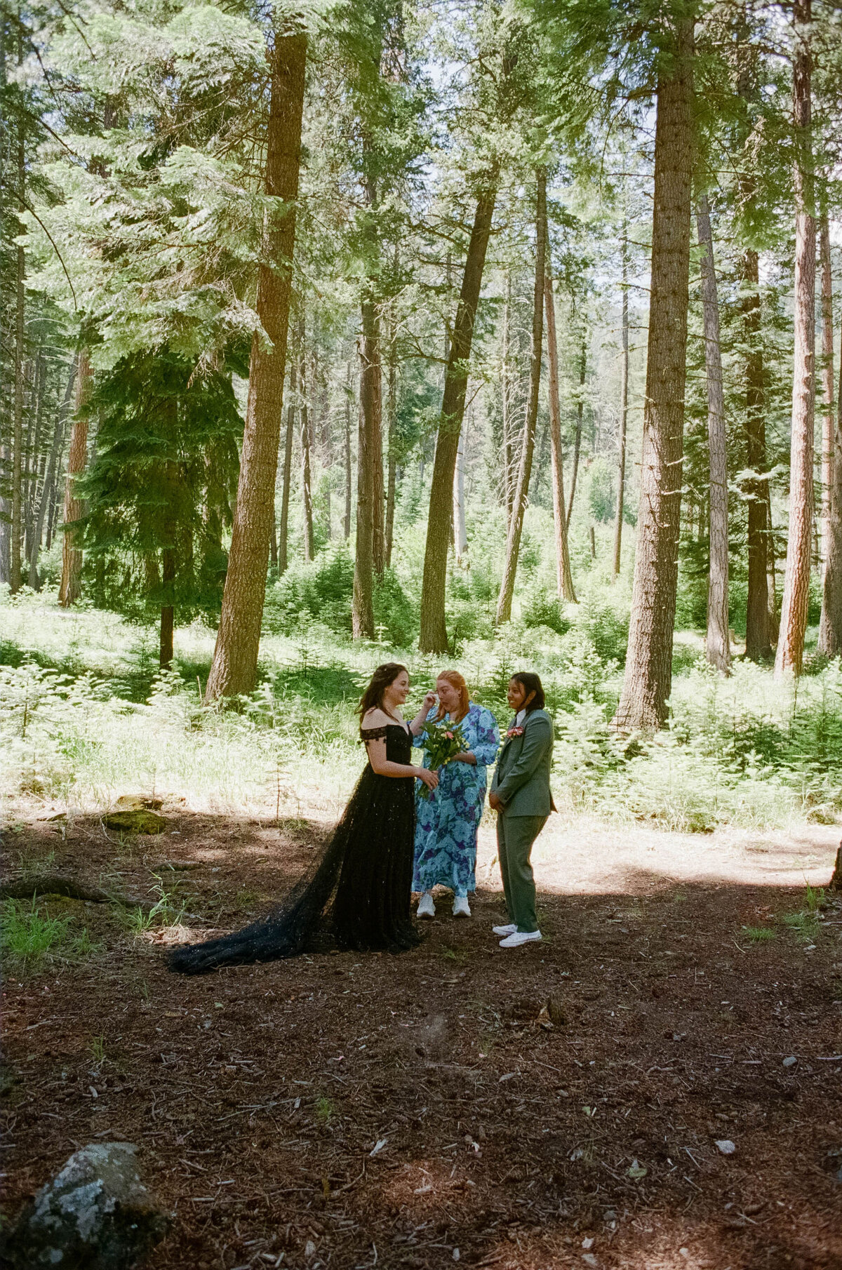 Ceremony_Brenda&JanieElopementPhotos_OregonWeddingPhotographer_KuroCreativeHouse-24