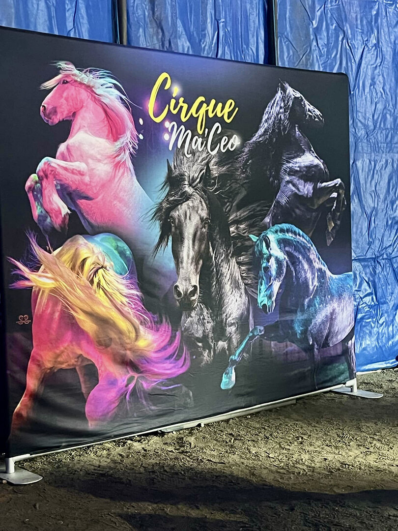 Display-CirqueMaceo-lr