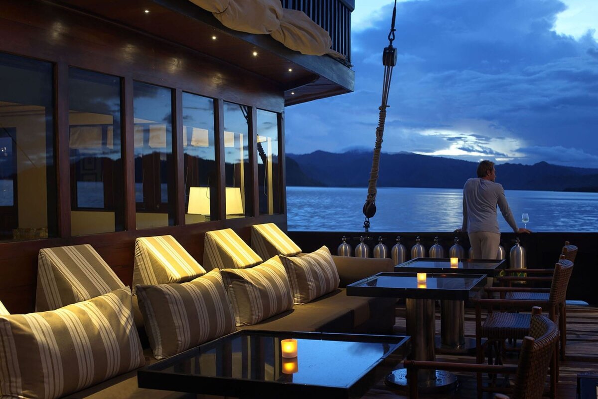 Alila Purnama Luxury Yacht Charter Komodo Dining